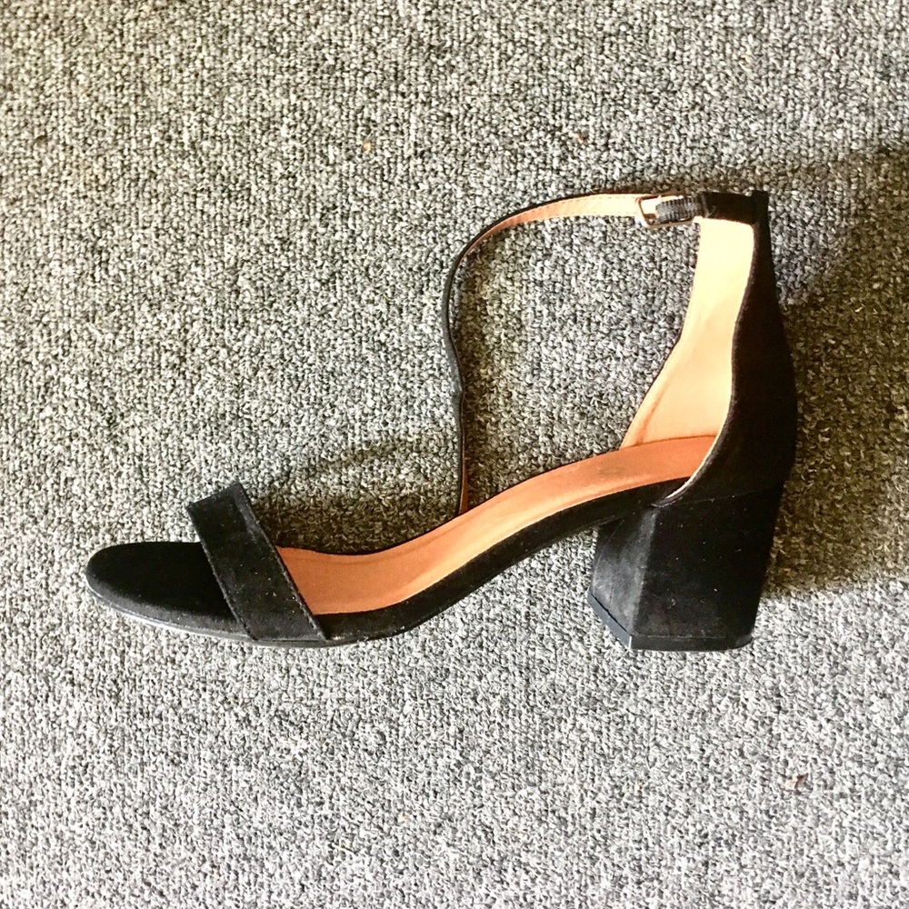 Black strappy sandals low heel Ollio heels women